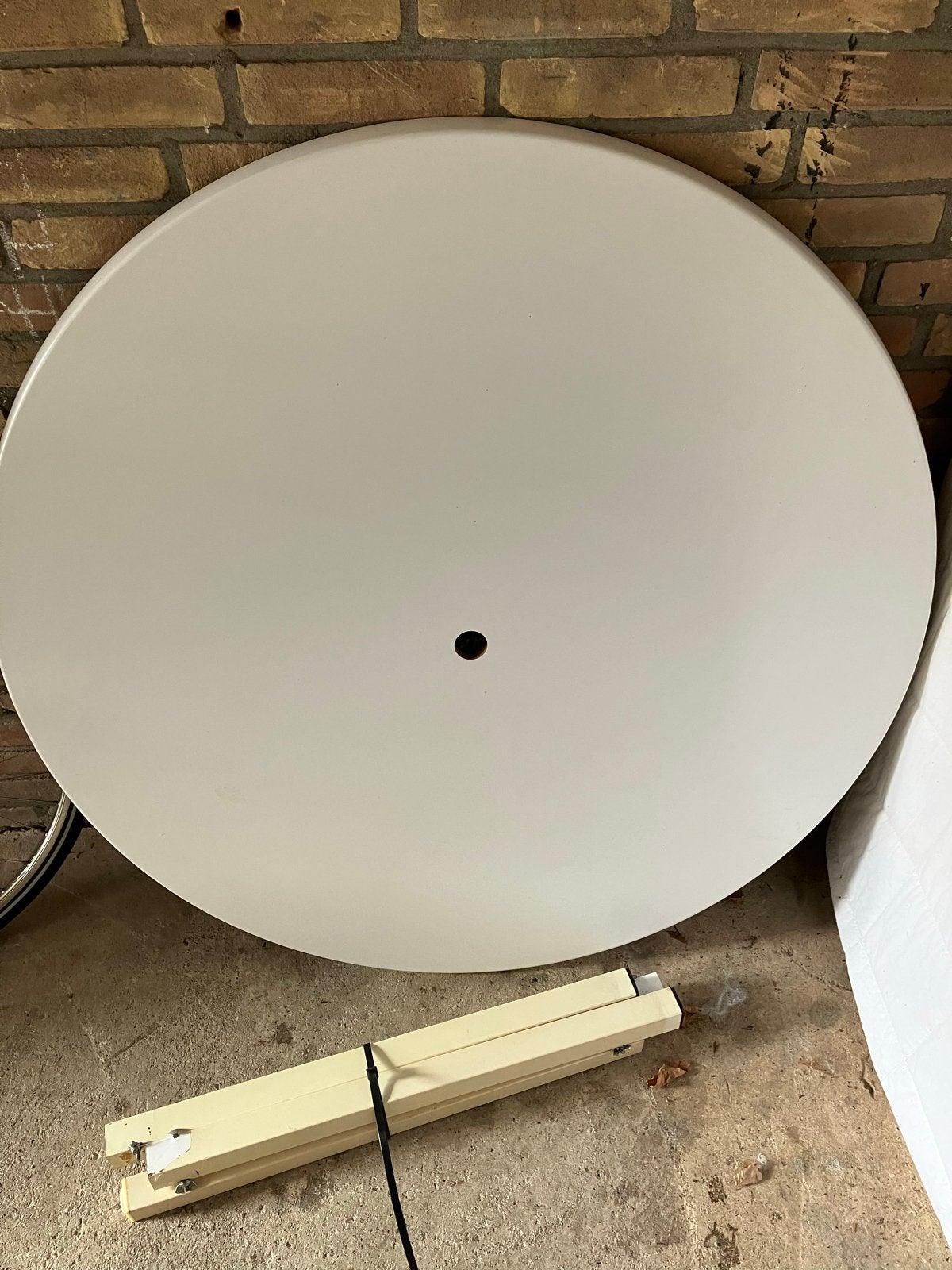 Ronde tafel met onderstel, Huis en Inrichting, Ophalen, Gebruikt, Rond, Kunststof