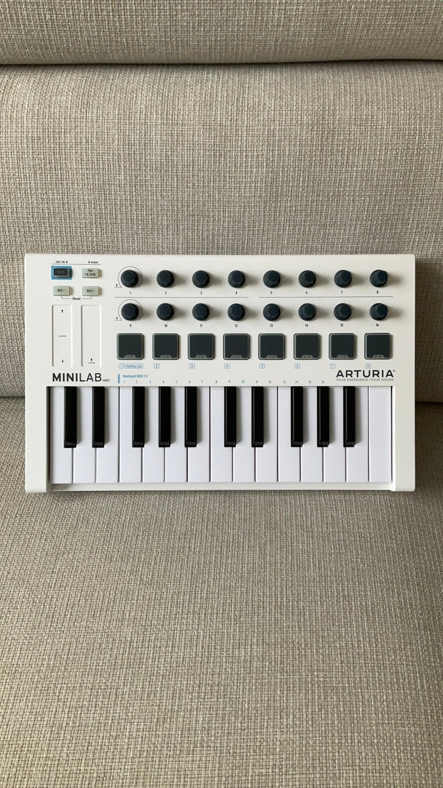 Arturia Minilab Mkii Small Controller, Muziek en Instrumenten, Midi-apparatuur, Ophalen of Verzenden, Zo goed als nieuw