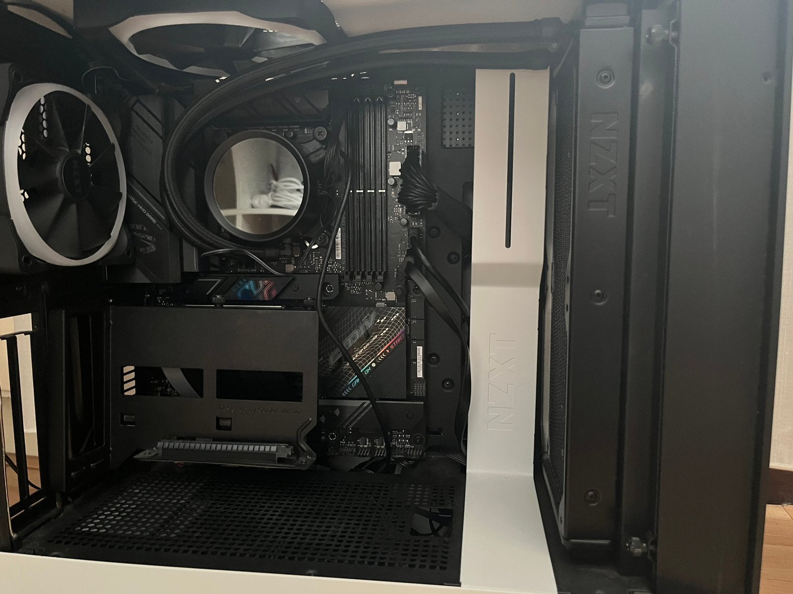 Nzxt H510 elite + vertical gpu mount + nzxt kraken, Ophalen of Verzenden, Zo goed als nieuw