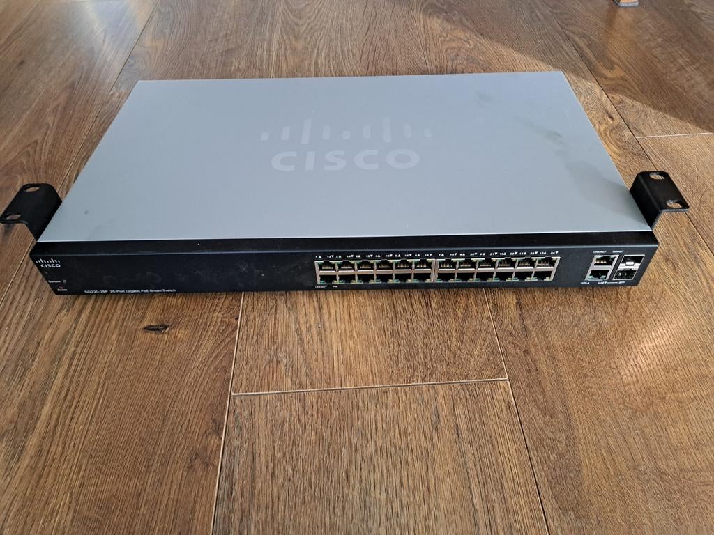 Cisco SG220-26P 26-Poort Gigabit PoE Smart Switch, Ophalen of Verzenden, Gebruikt