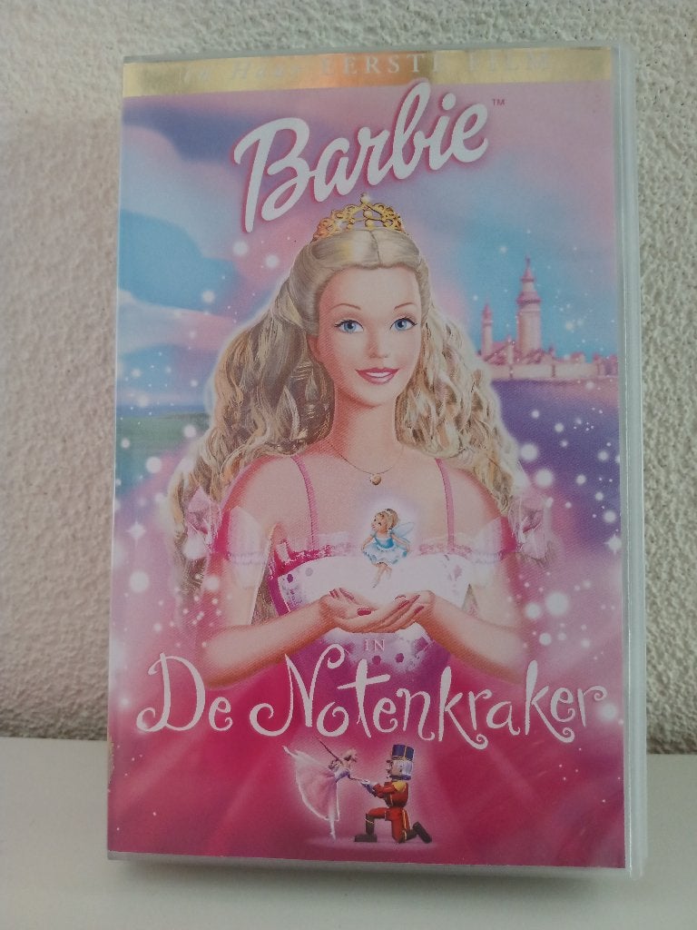Een VHS Videoband van Barbie in de Notenkraker, Gebruikt, Tekenfilm, Alle leeftijden, VHS