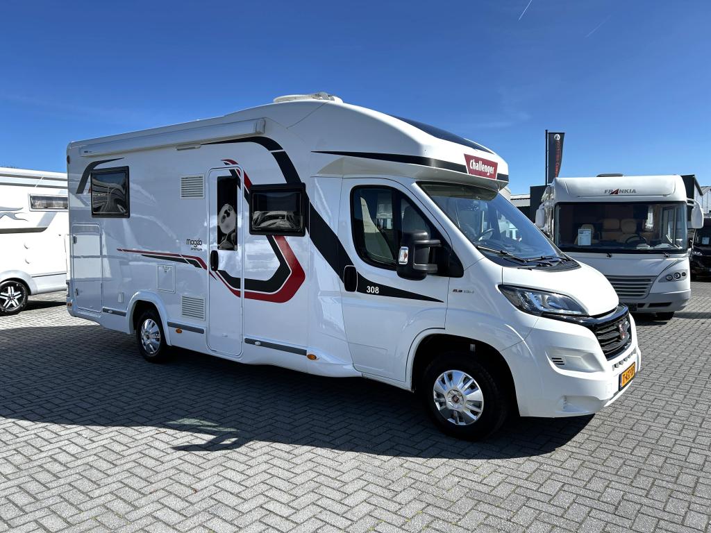 Challenger Mageo 308 Queensbed/Hefbed/2019/7.3M/Airco/Euro-6, Caravans en Kamperen, Campers, Fiat, 7 tot 8 meter, Bedrijf, Challenger