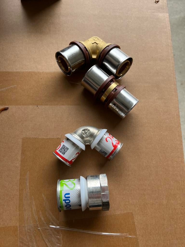 Uponor bonfix perskoppeling aluflex 25 32 knie 1”, Overige materialen, 6 meter of meer, Overige typen, Zo goed als nieuw