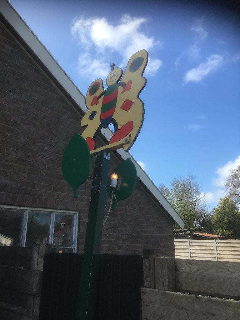 verhuur 56 palen met licht bijtjes ,6,50 per paal., Ophalen, Gebruikt, Fantasy