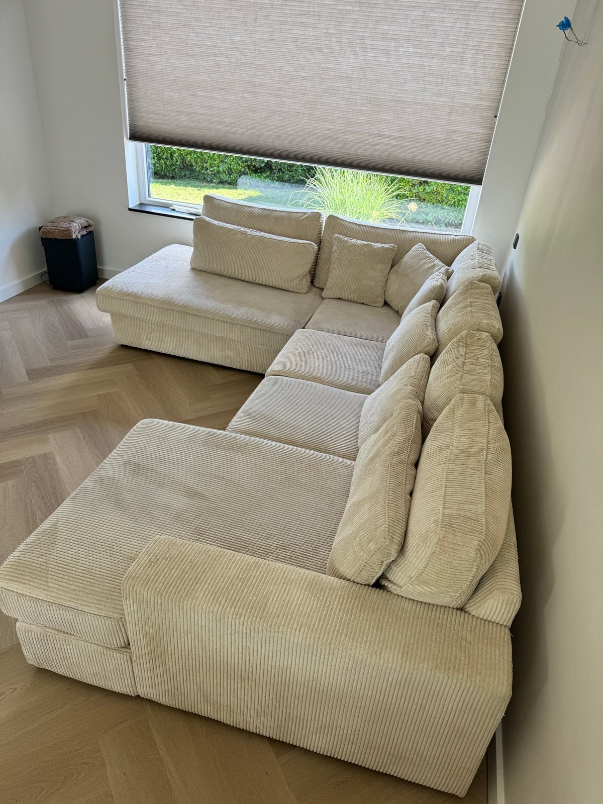 Ottomaan ribstof bank beige inclusief kussens, Huis en Inrichting, Banken | Bankstellen, Gebruikt, Hoekbank, Vierpersoons of meer