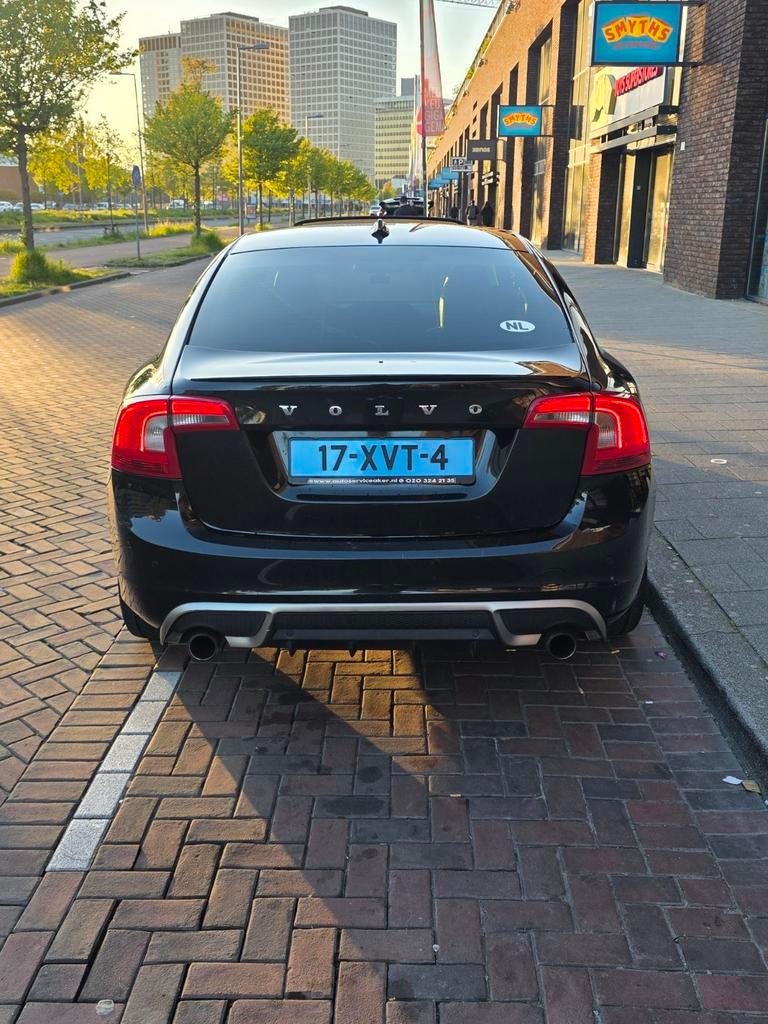 Volvo S60 1.6D Drive 84KW Powershift 2012 Zwart, Auto's, Volvo, 1402 kg, Zwart, 4 cilinders, S60
