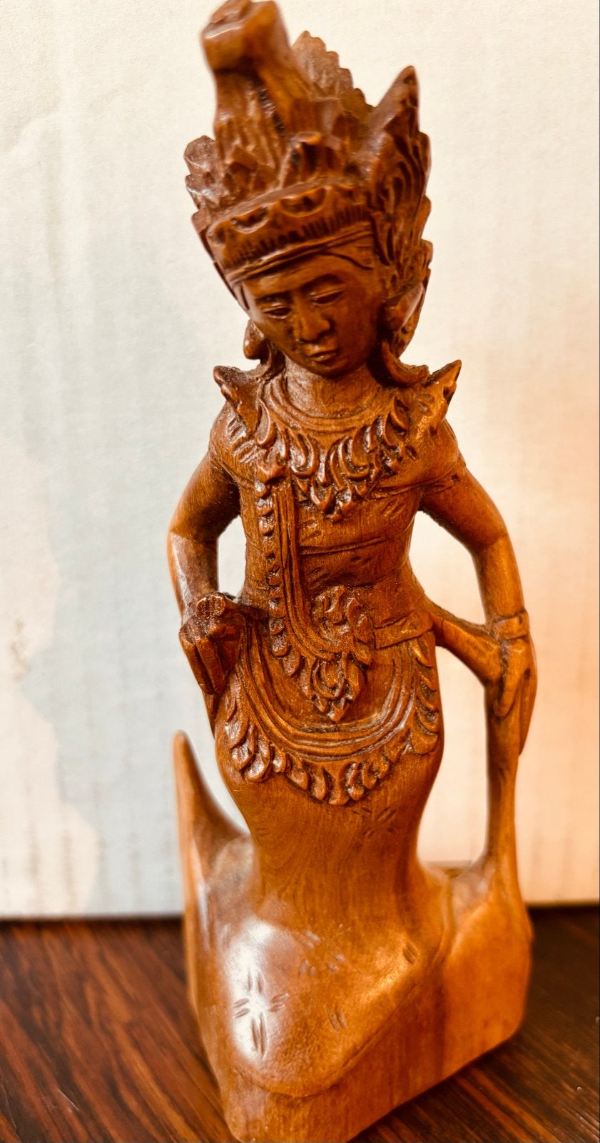Origineel Indonesisch houtsnijwerk van voor 1950, Antiek en Kunst, Hout, Bruin, Ophalen of Verzenden, 15 cm