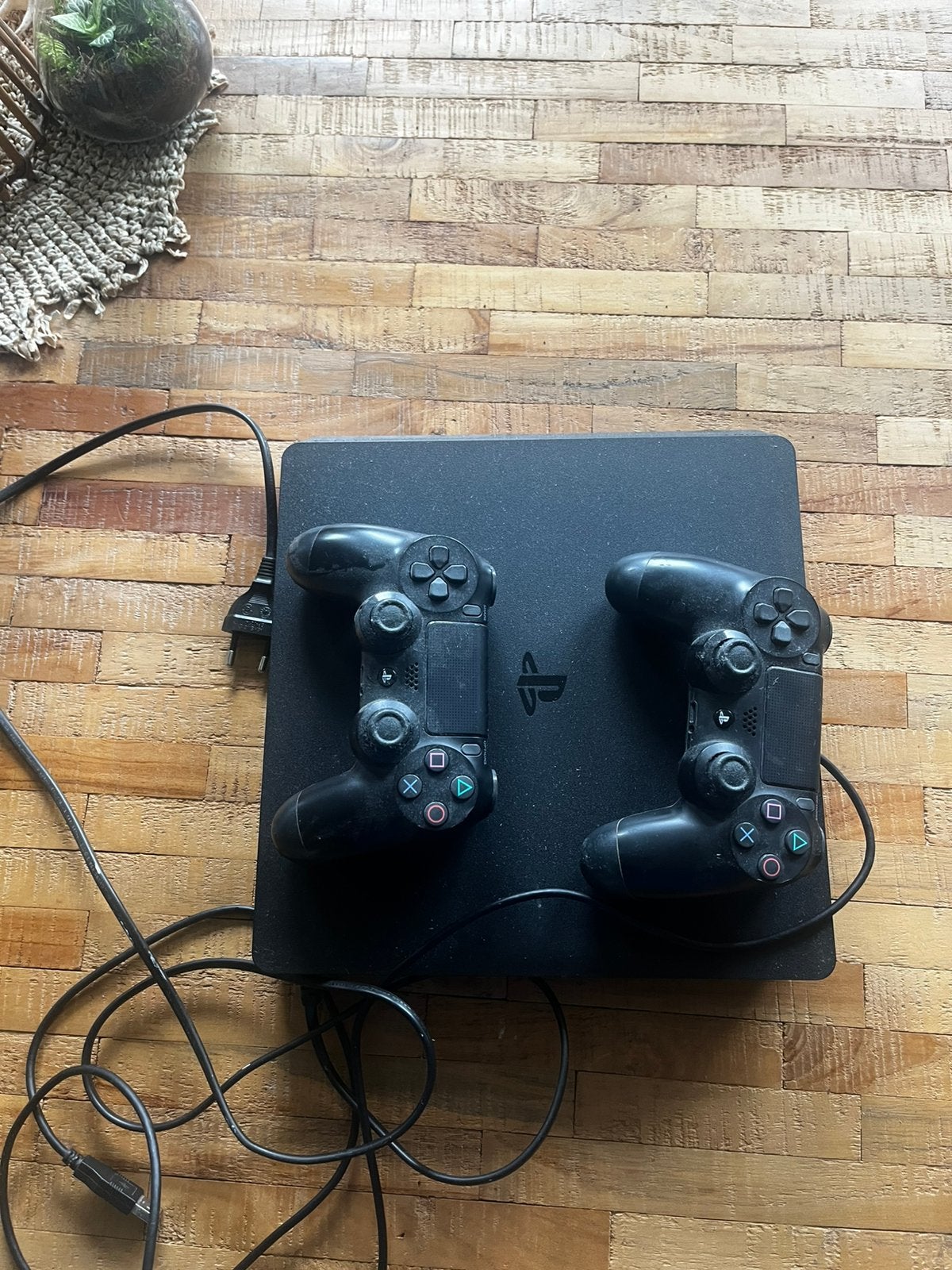 PS4 Slim 1TB + 2 controllers + 2 games + originele doos, Ophalen, Met 2 controllers, 1 TB, Slim