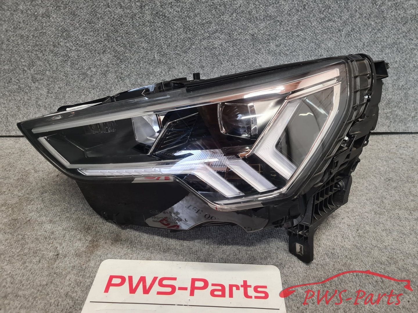 AUDI Q3 83A VOL LED  KOPLAMP LINKS ORIGINEEL, Auto-onderdelen, Gebruikt, -, -, -