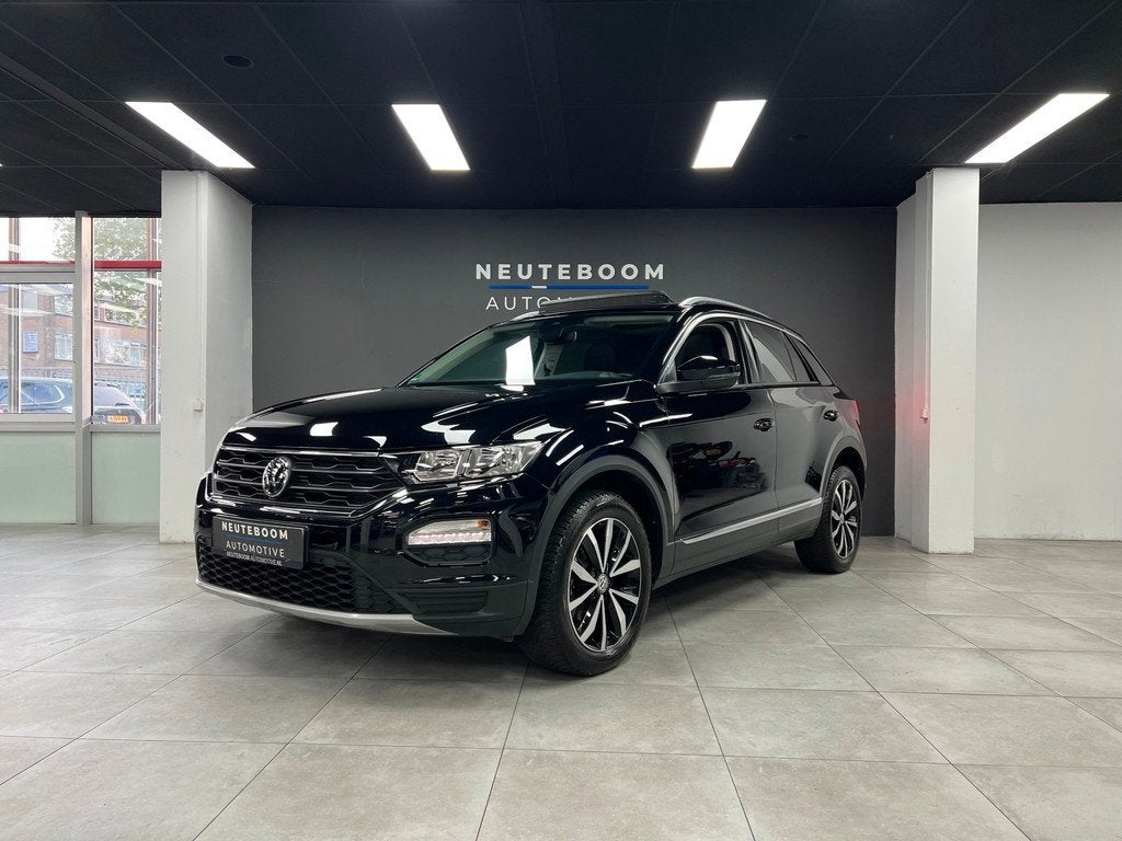 Volkswagen T-Roc 1.0 TSI | Camera | Elek.Koffer| Lane | Pano, Voorwielaandrijving, Stof, Gebruikt, Zwart