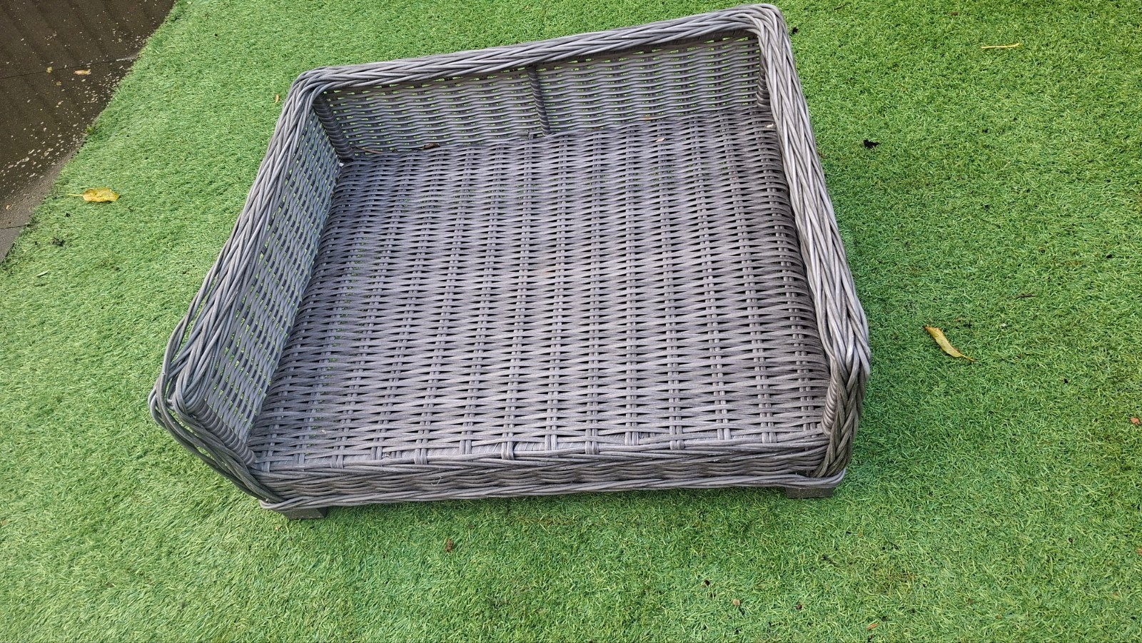 Hondenmand 72cm bij 62cm, Ophalen, Riet