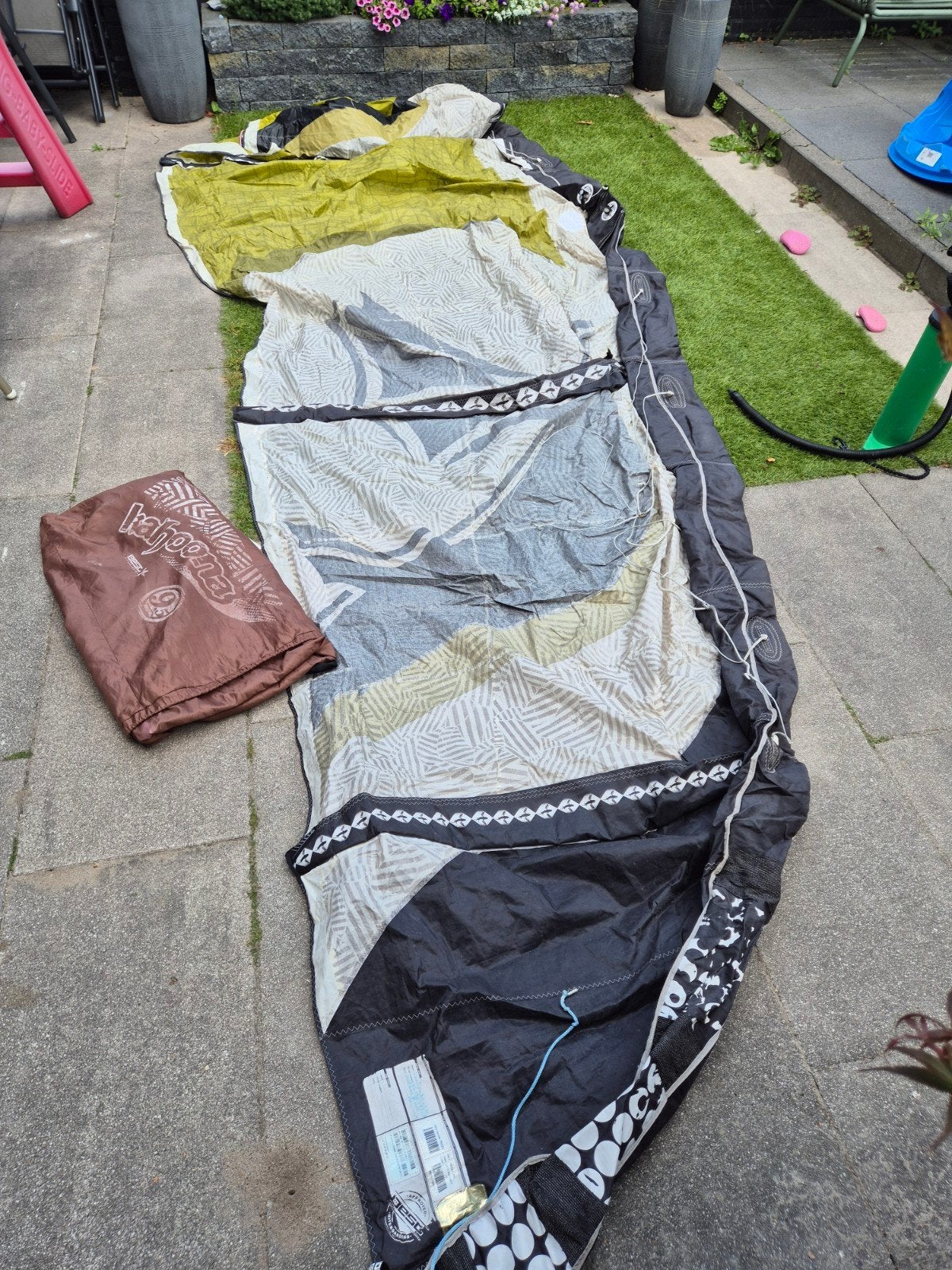 Kahoona Kite 9.5m (2011) met pomp - zonder bar, Watersport en Boten, Kitesurfen, Ophalen, Gebruikt, 9 m², Geen board