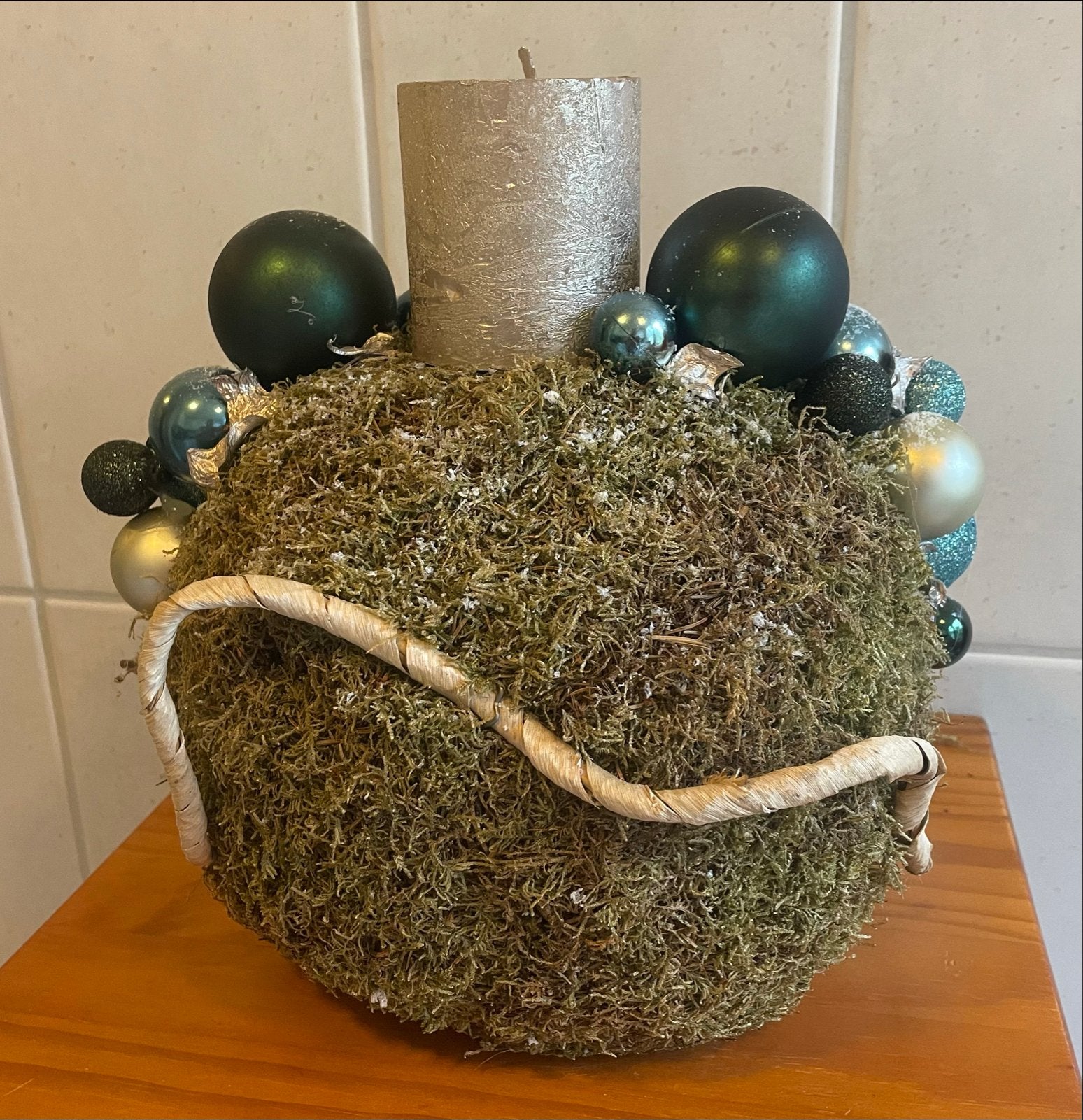 Kerststuk turquoise, bol met kaars, Ophalen