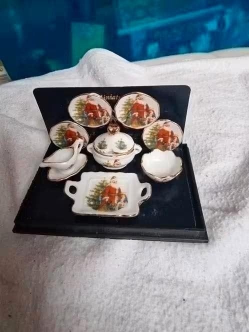 Reutter Porzellan Kerst Servies Poppenhuis Miniatuur, Ophalen of Verzenden, Zo goed als nieuw, Meisje