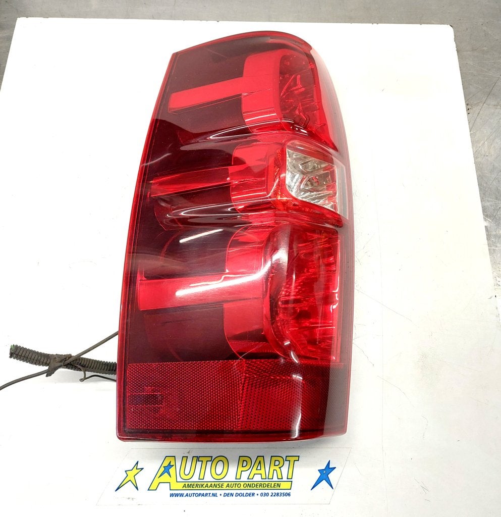 Chevrolet Avalanche achterlicht 2007-2013, Gebruikt, Info@gm.com, Ophalen of Verzenden, P.O. BOX 33170 Detroit, MI 48232-5170