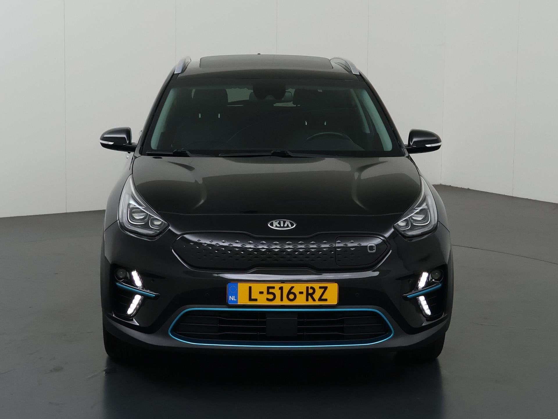 Kia e-Niro ExecutiveLine 64 kWh | Panoramadak | Lederen Bekl, Lichtsensor, Gebruikt, 1712 kg, Zwart