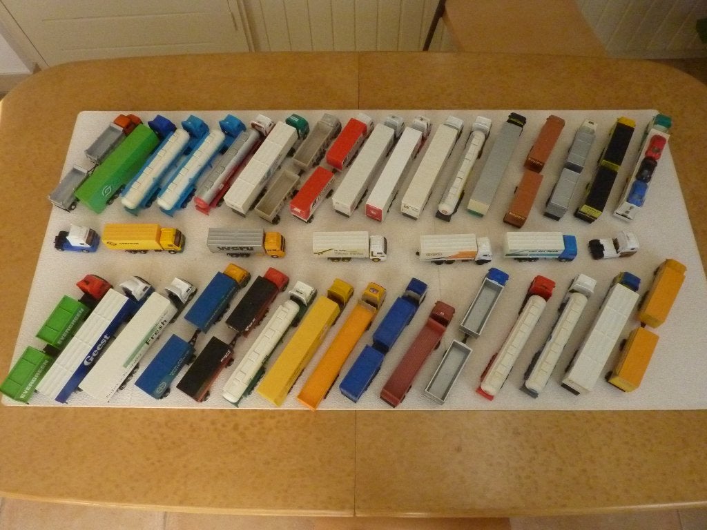 Grote partij trucks van Kentoys, Mercedes en Volvo, Ophalen of Verzenden, Zo goed als nieuw, Bus of Vrachtwagen