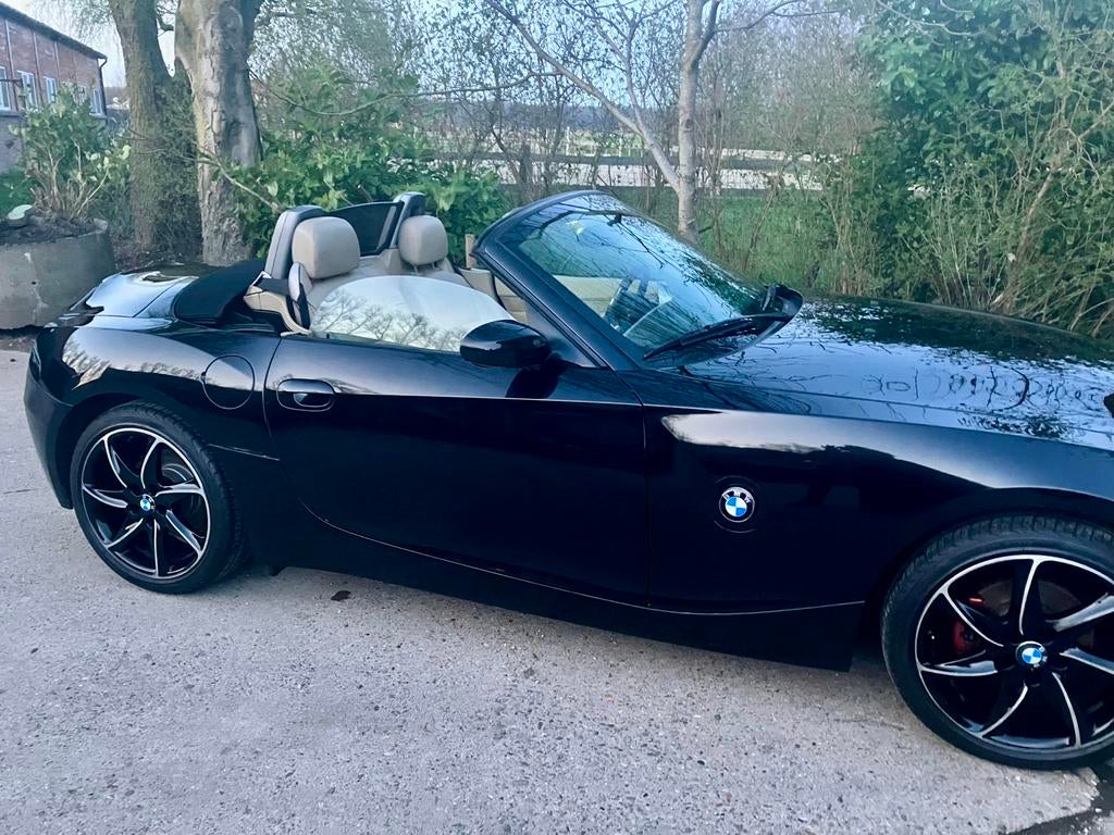 BMW Z4,  2006 (zou je echt niet zeggen) Zwart, 2171 cc, 1225 kg, Cabriolet, Zwart