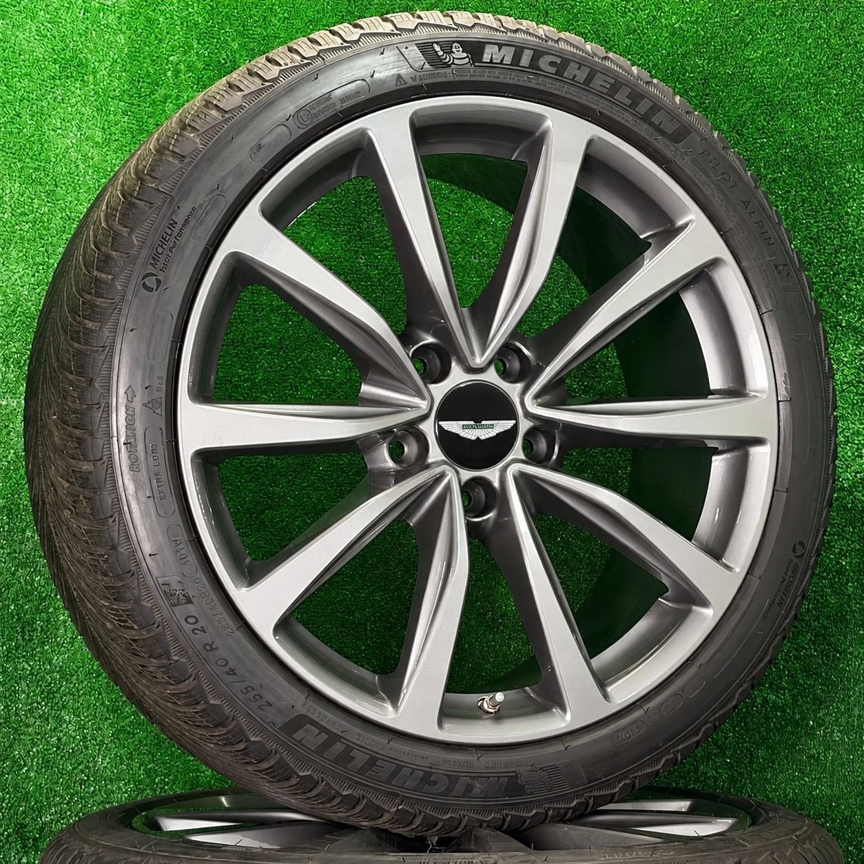 Originele 20 inch Aston Martin DB11 velgen met winterbanden, Gebruikt, 295 mm, -, -