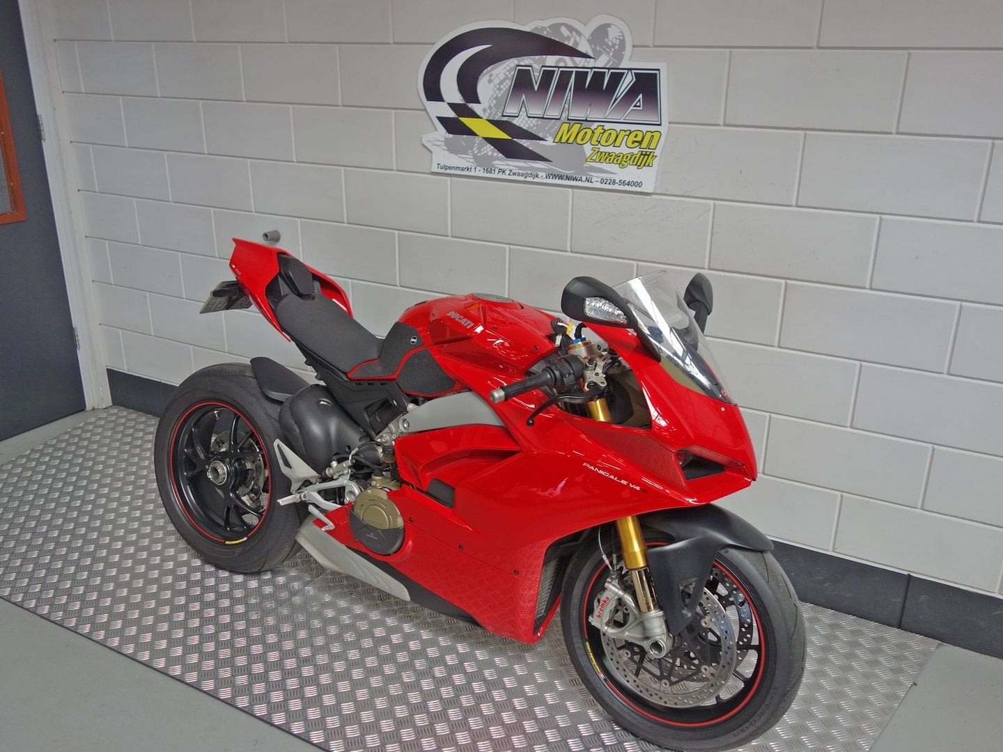 DUCATI PANIGALE V4 S, DUCATI, 4 cilinders, Motorrijbewijs A, Bedrijf