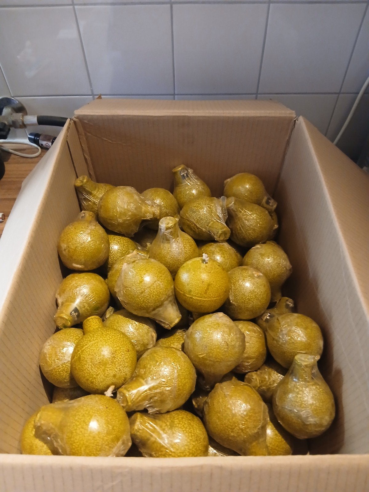Juhava Antieke Bolkaars - Handgemaakt in Finland, Overige merken, Ophalen of Verzenden, Kaars, Goud