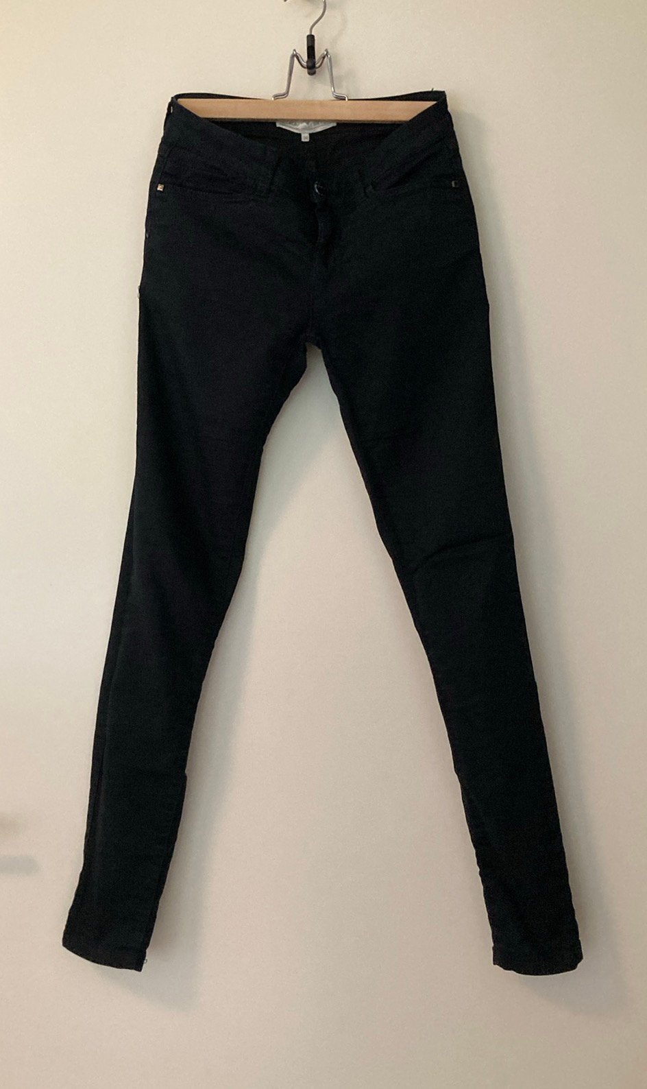 skinny jeans broek, low waist, zwart stretch stof, maat 34, Kleding | Dames, Spijkerbroeken en Jeans, Ophalen of Verzenden, Zo goed als nieuw