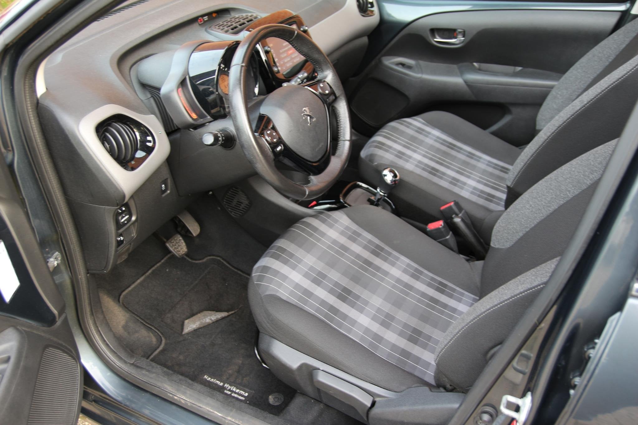 Peugeot 108 1.0 e-VTi 72pk Allure TOP! | NL-auto | Automaat!, Auto's, Stof, Gebruikt, 4 stoelen, Origineel Nederlands