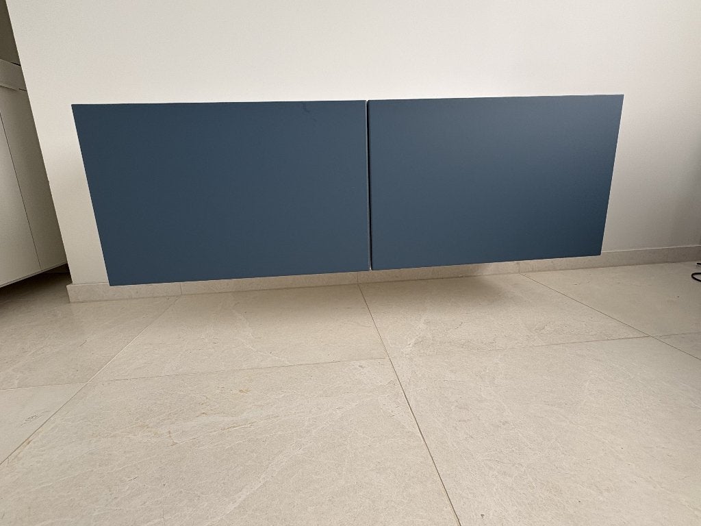 Televisiekastje met blauwe deurtjes, Ophalen, 50 tot 100 cm, Zo goed als nieuw, Minder dan 100 cm
