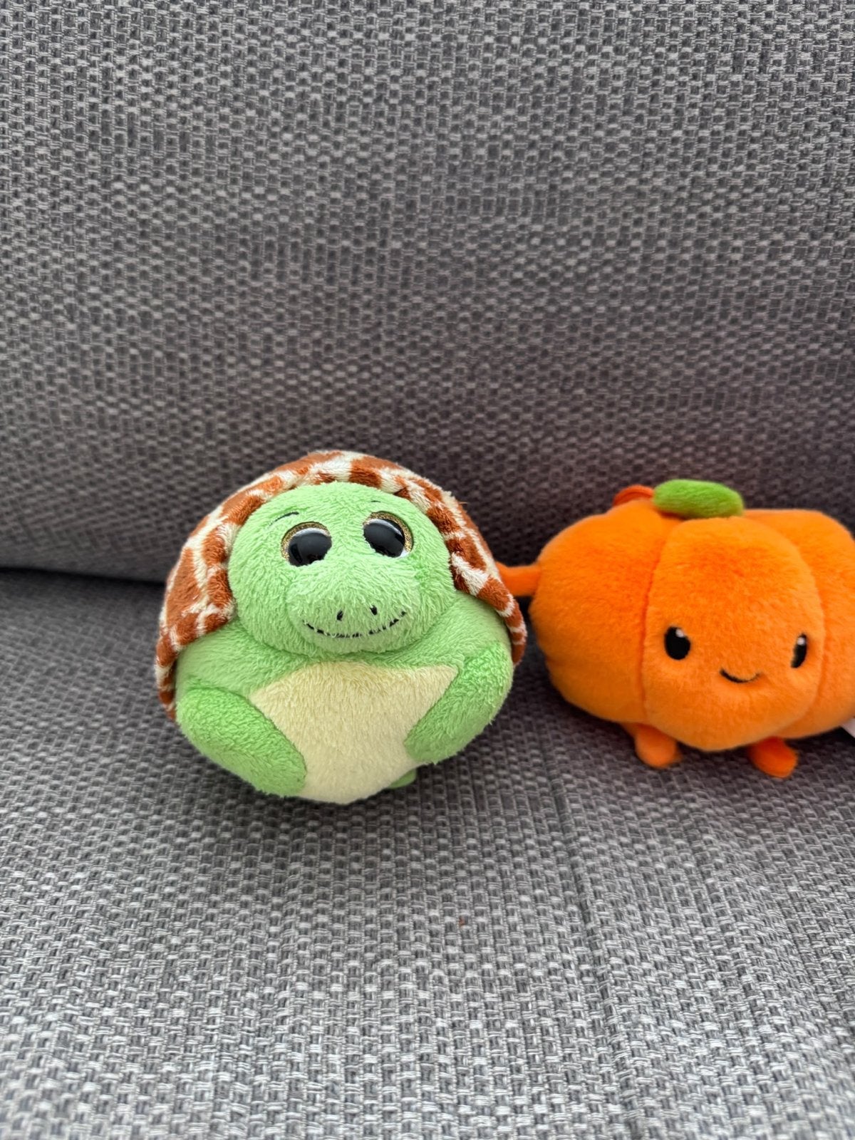 Leuke knuffels: schildpad, pompoen en eekhoorn, Groen, Overige typen, Ophalen of Verzenden, Zo goed als nieuw