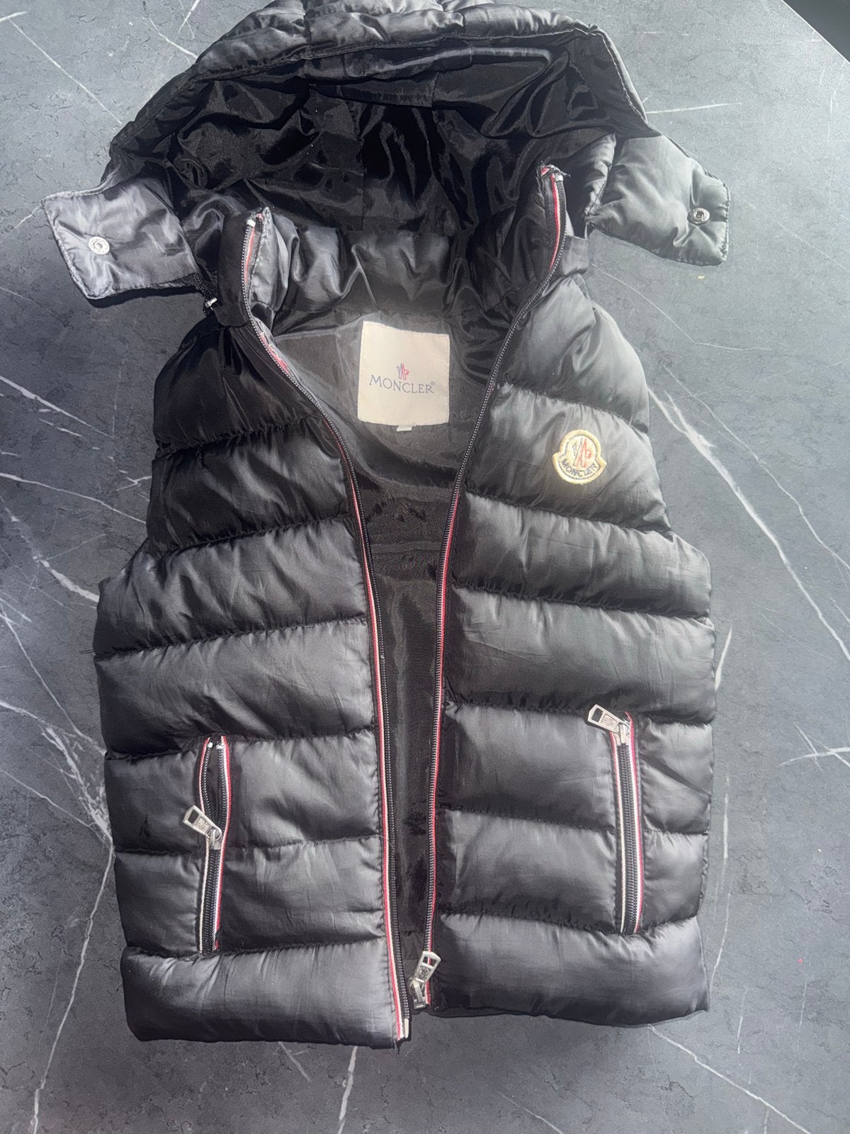 Moncler bodywarmer, Ophalen of Verzenden, Zo goed als nieuw, Jas