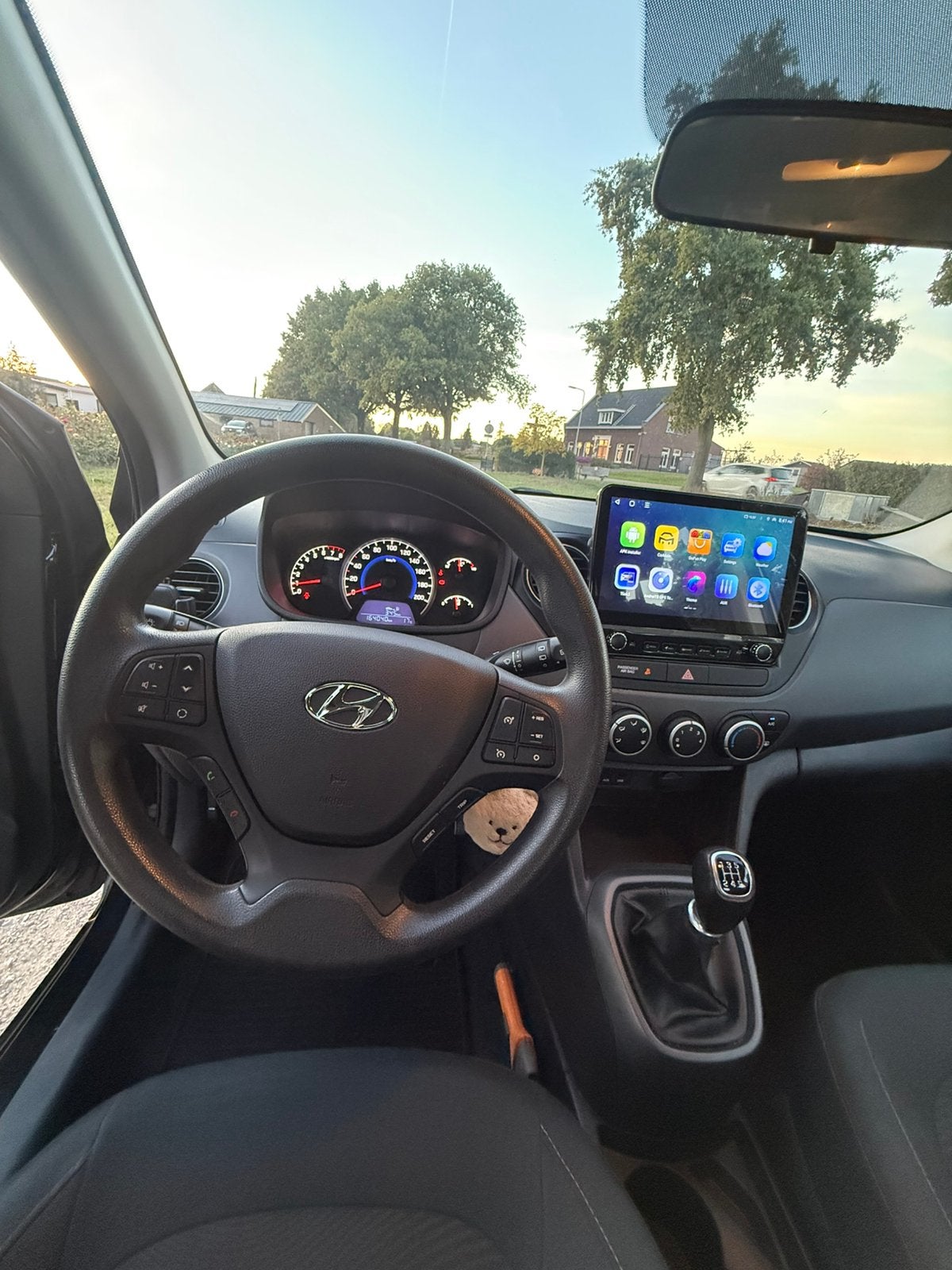 Foto 19 van Hyundai i10 1.0i 66pk 2019 Zwart