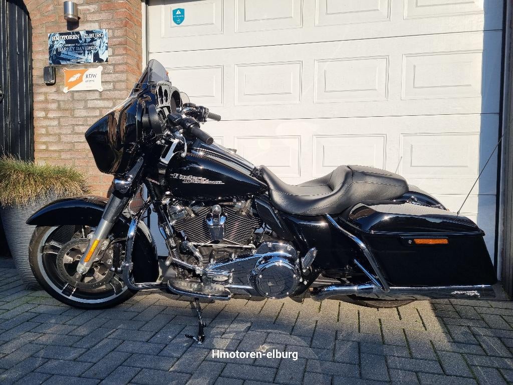 Street Glide Special - BJ 08-2017- met slechts16964 Km - 5HD, 2 cilinders, Occasion, Motorrijbewijs A, Meer dan 35 kW