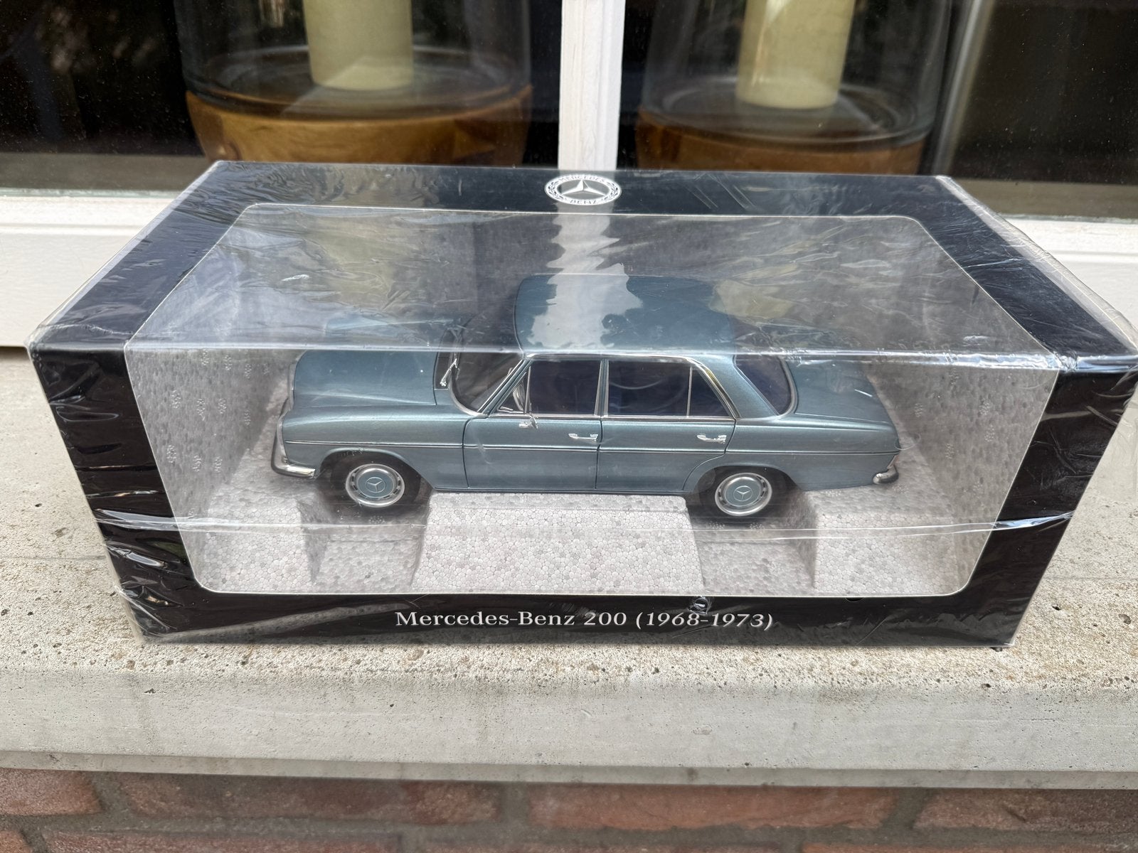 1:18 Mercedes Benz W115 200 Graublau 1968 - 1973 Norev, Auto, Norev, 70-72 Av. de Bohlen, Vaulx-en-Velin, 69120, France, Norev