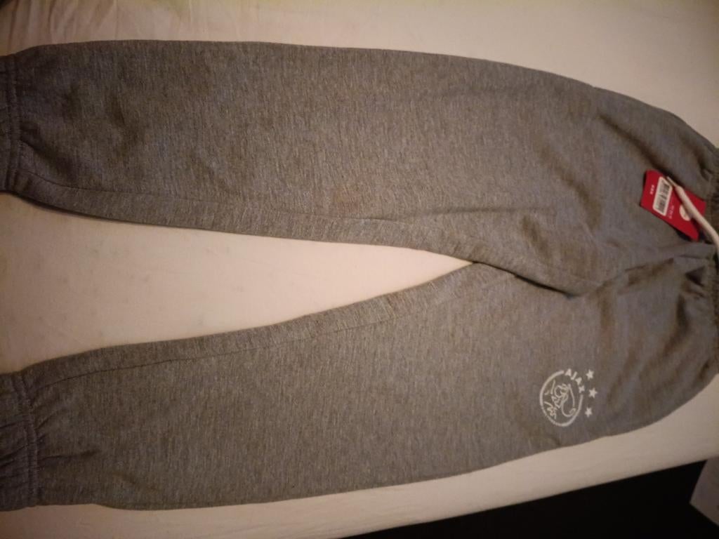 Ajax joggingbroek maat 140/146 nieuw, Ophalen of Verzenden, Nieuw, Jongen, Broek