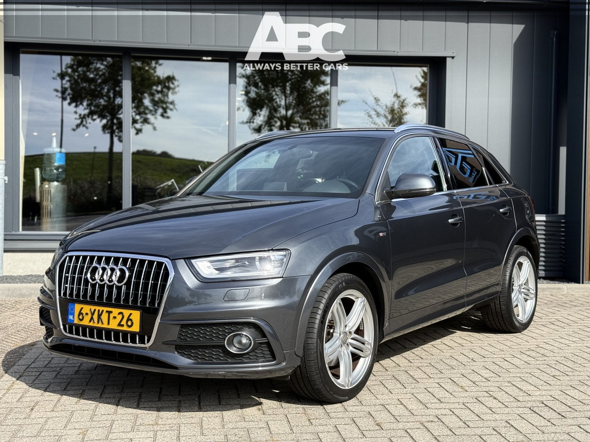 Audi Q3 1.4 TFSI Sport Edition S-Line Afn Trekh (bj 2014), Auto's, 1380 kg, 4 cilinders, 150 pk, Leder en Stof
