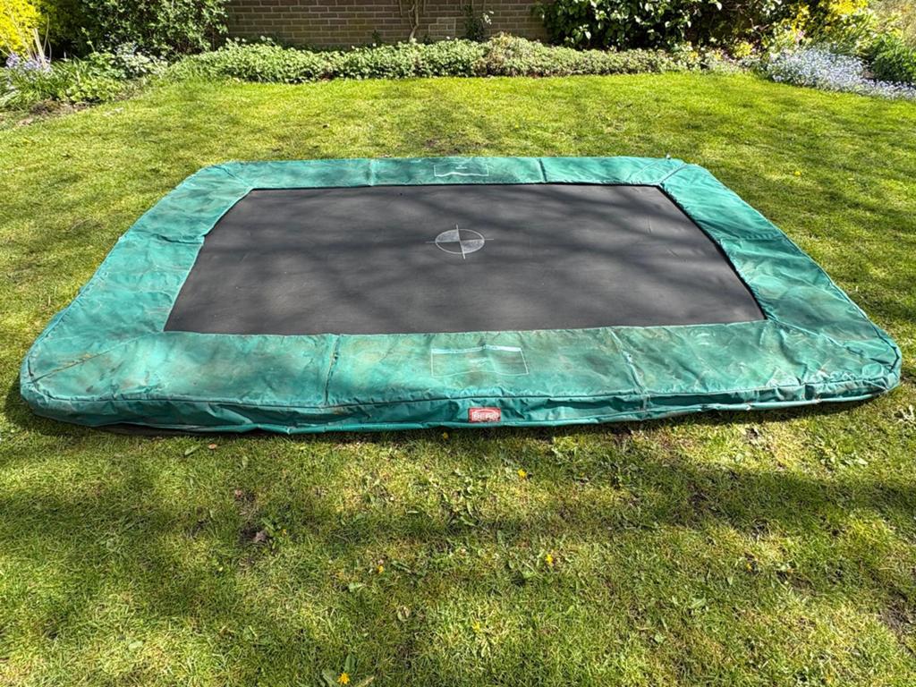 Trampoline ingroind merk Berk 330x220 cm, Ophalen, Gebruikt