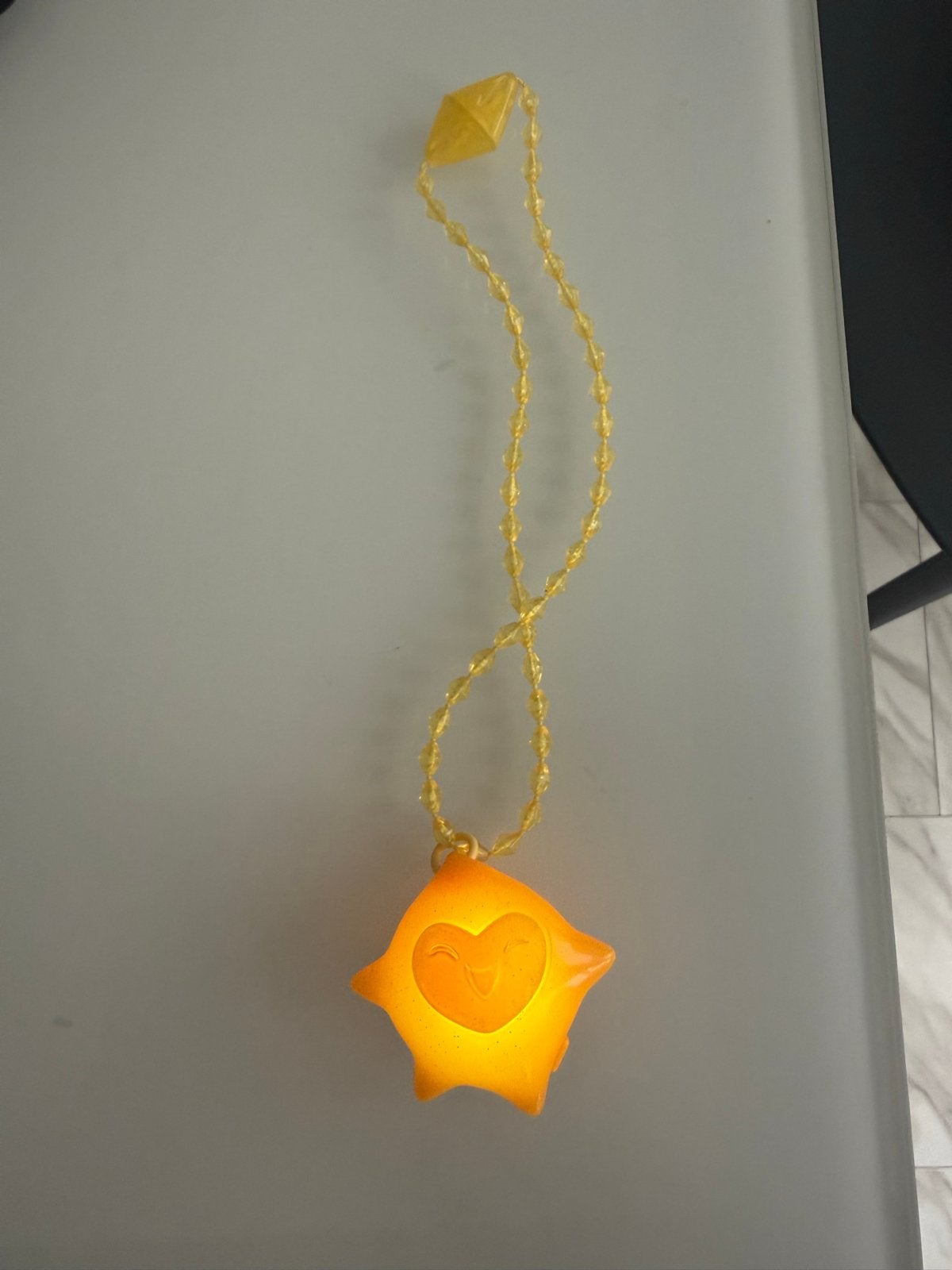 Lichtgevende wishketting met hartje -disney, Ophalen of Verzenden, Zo goed als nieuw, Geel, Ketting