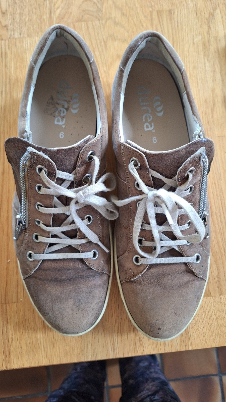 Durea sneakers maat 39, smalle leest, nauwelijks gedragen, Ophalen, Durea, Bruin, Sneakers of Gympen