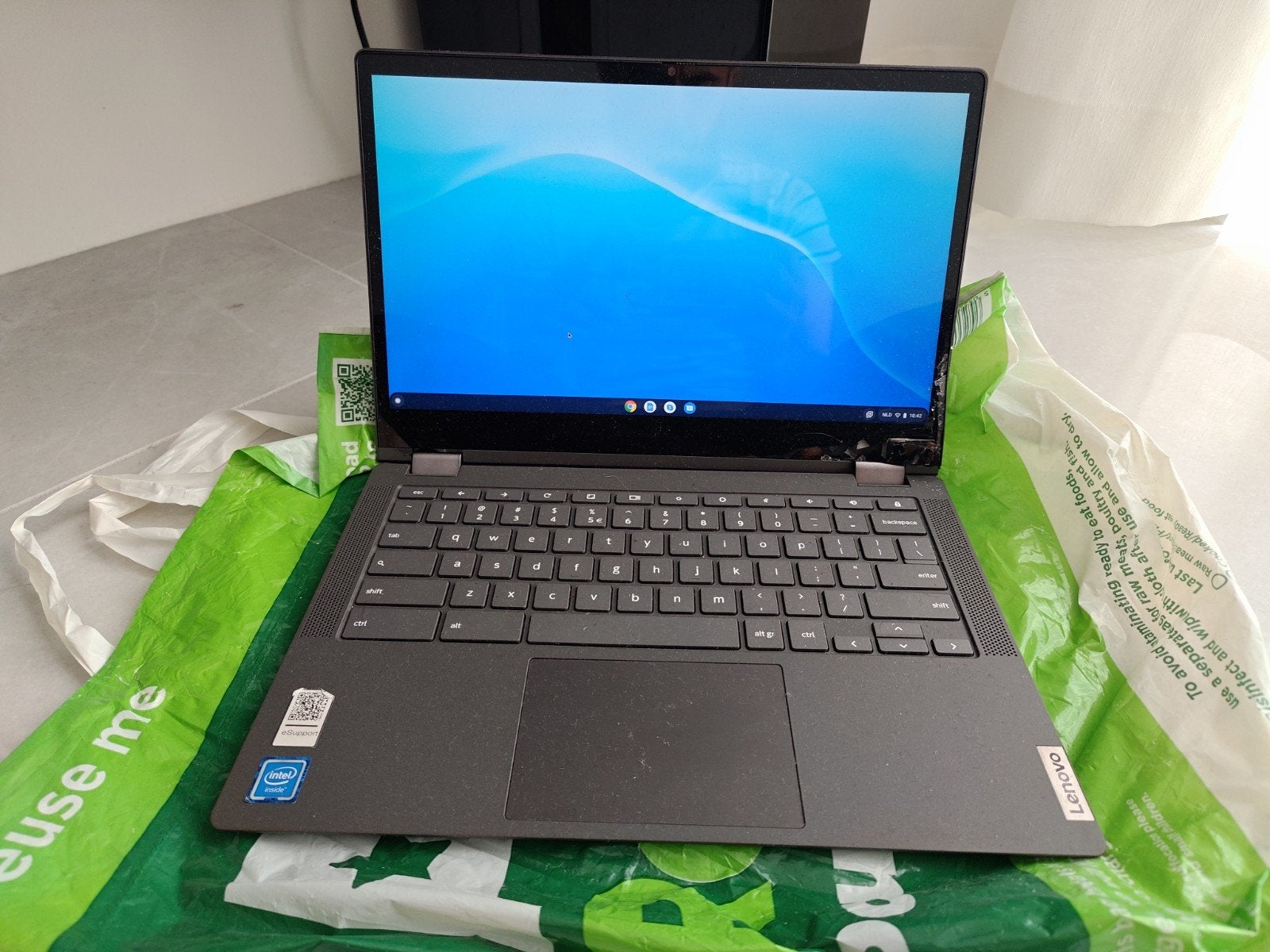 Nieuwe Chromebook met schermschade rechtsonder, 4 GB of minder, 64 GB, Ophalen of Verzenden, Zo goed als nieuw