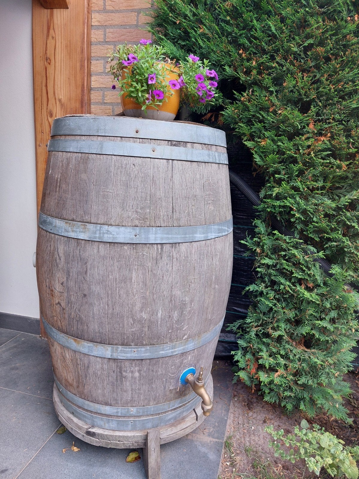 Regenton van hout, hoogte 110 cm. Diameter 70/55 cm., Tuin en Terras, Regentonnen, Gebruikt, Met kraantje, 150 liter of meer, Ophalen of Verzenden