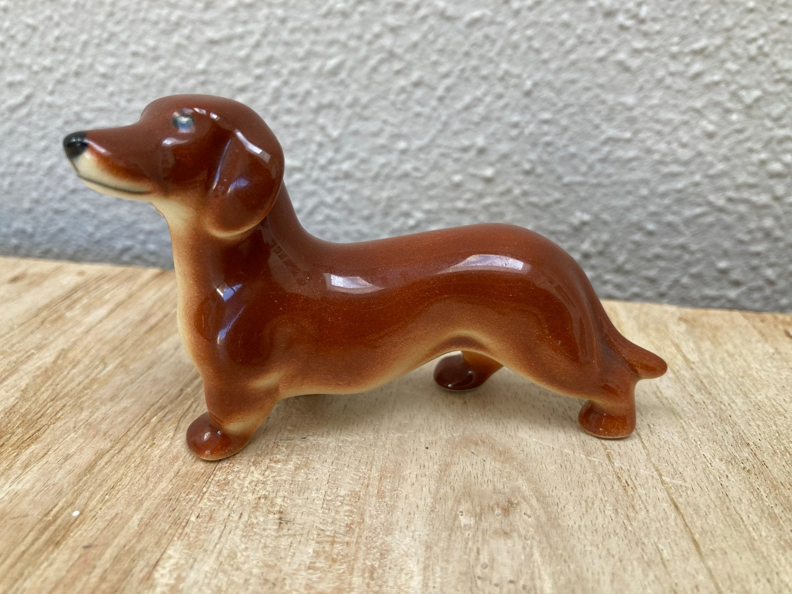 Goebel Teckel beeldje - Vintage porseleinen hond, Verzamelen, Ophalen of Verzenden, Zo goed als nieuw, Dier