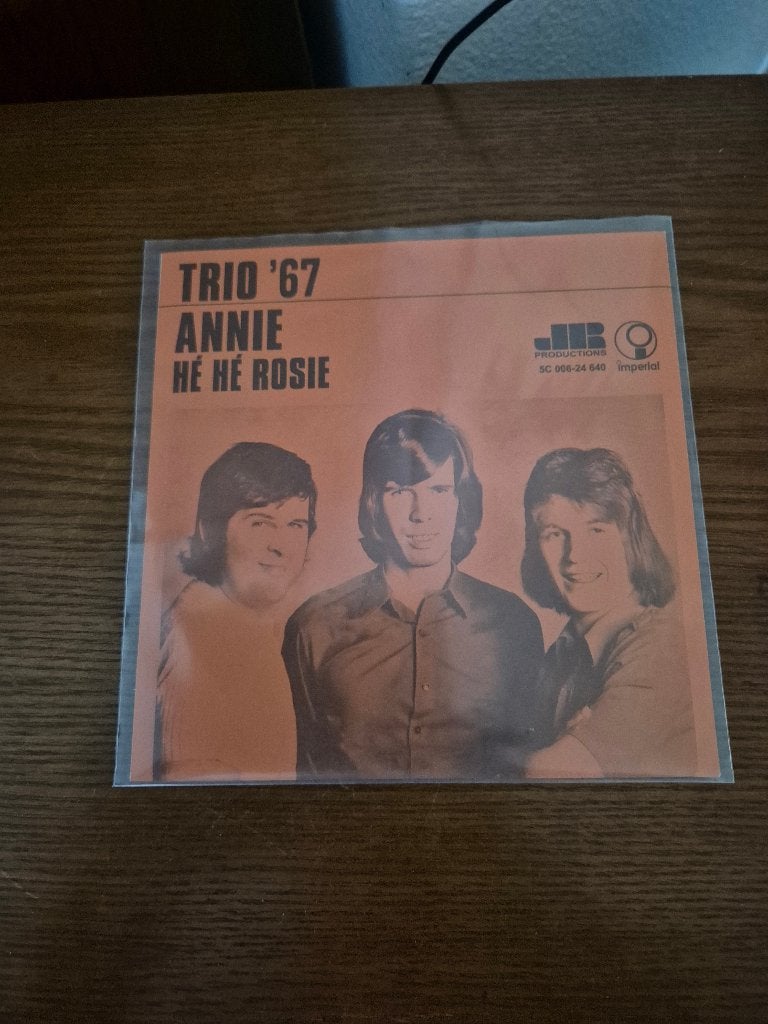 Trio,67, Ophalen of Verzenden, Zo goed als nieuw, 7 inch, Levenslied of Smartlap