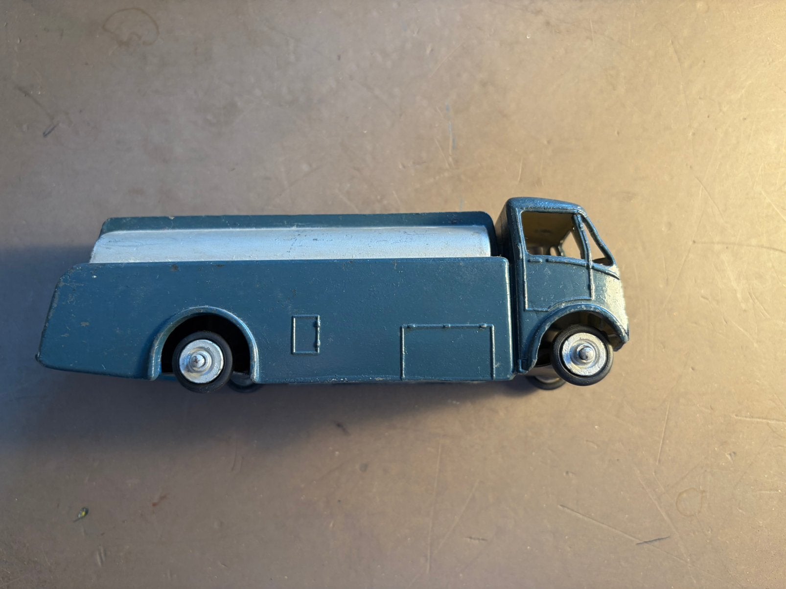 Dinky supertoys AEC Monarch, Ophalen of Verzenden, Zo goed als nieuw, Auto, Dinky Toys