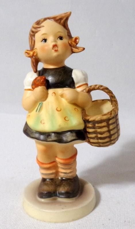 Origineel Goebel Hummel Beeldje - "Zusje / Sister" (No. 98), Ophalen of Verzenden, Zo goed als nieuw, Hummel