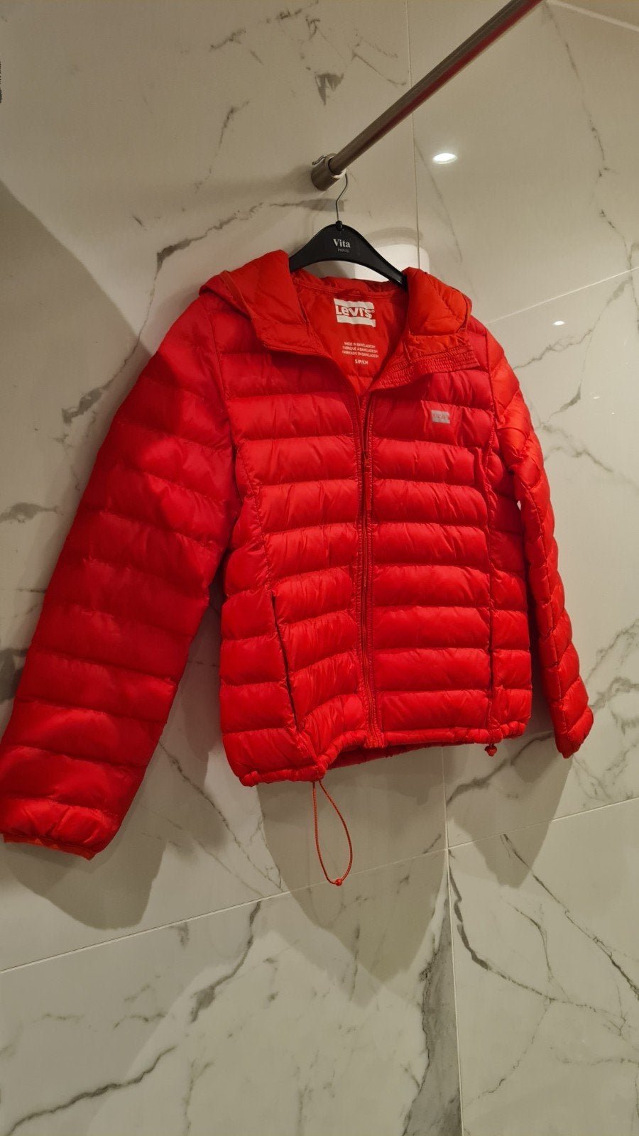 Levi's Performance Thermore Ecoodown jas - Rood, Kleding | Dames, Verzenden, Zo goed als nieuw, Maat 36 (S), Levi's