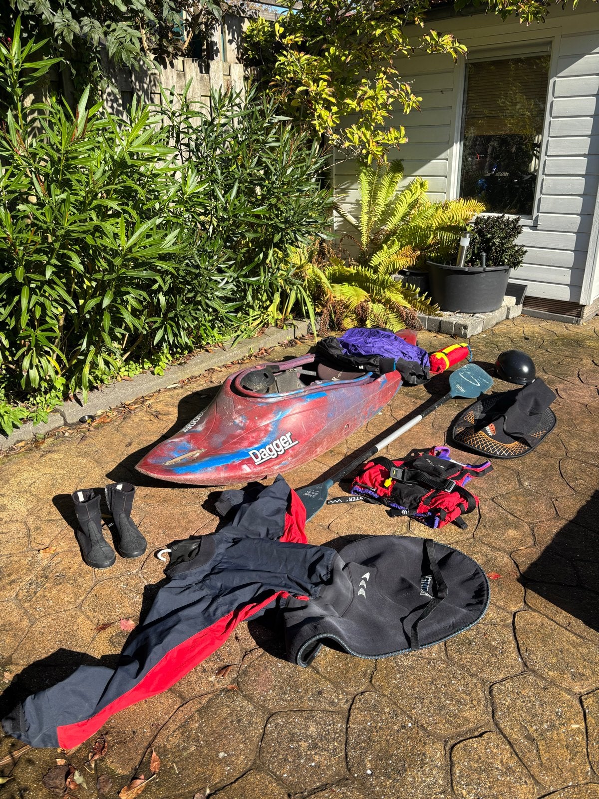 Dagger ego Wildwaterkajak met complete uitrusting, Ophalen, Gebruikt, Eén persoon, Met peddels