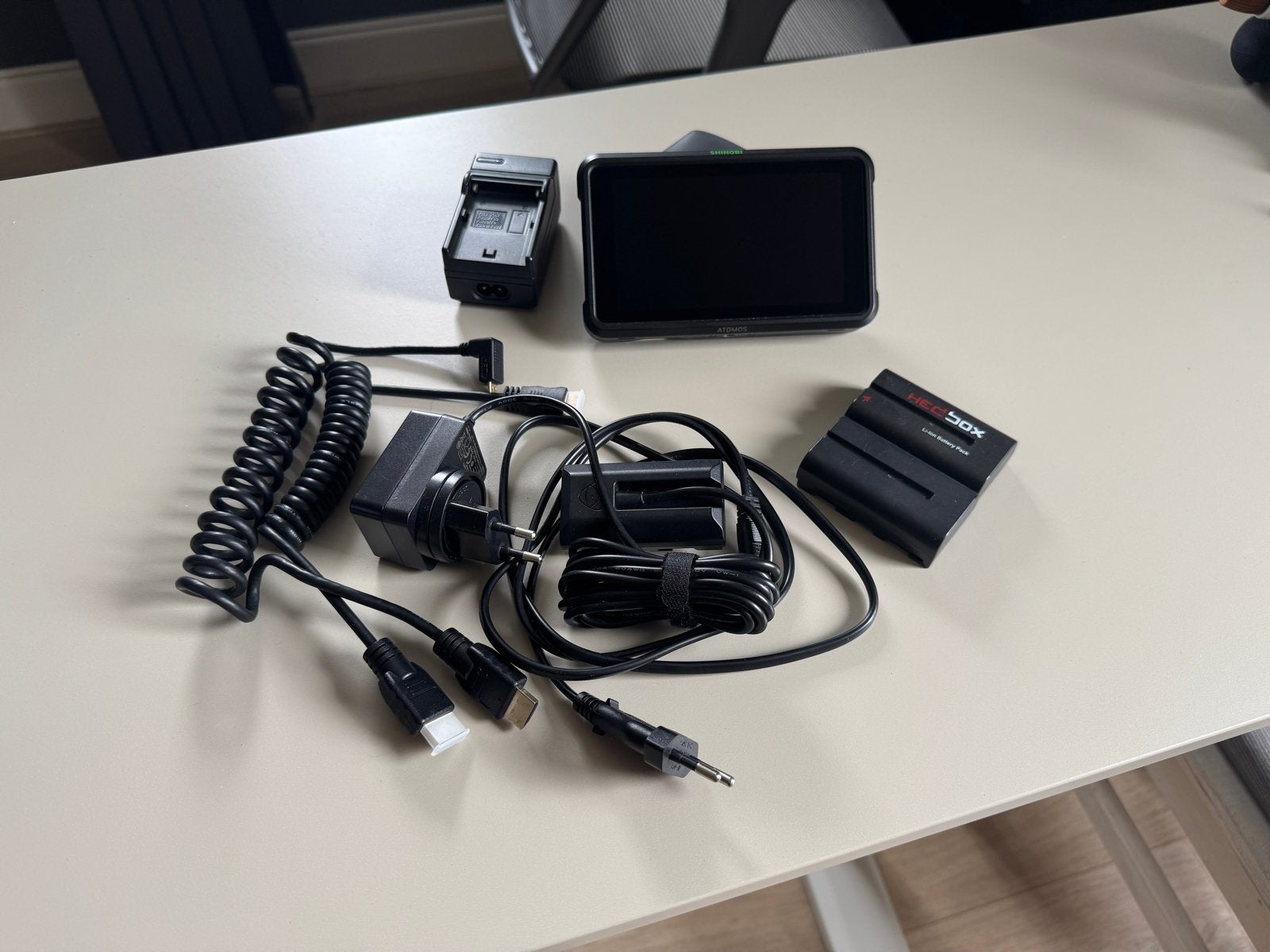 Atomos Shinobi 5 inch scherm met accessoires, Gebruikt, Overige typen, Overige soorten, Minder dan 8x