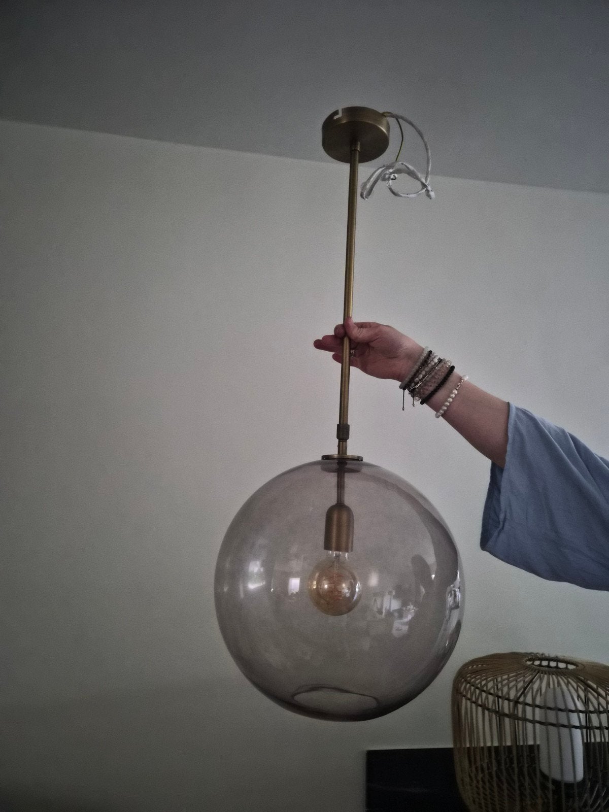 Moderne glazen hanglamp - bolvormig, rookglas, Ophalen, Modern, Industrieel, E27 (groot), Zo goed als nieuw