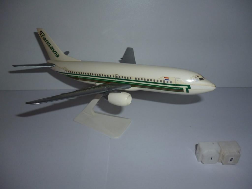 Transavia Boeing 737-300 schaalmodel 1:200, Overige merken, 1:200 of kleiner, Ophalen of Verzenden, Zo goed als nieuw