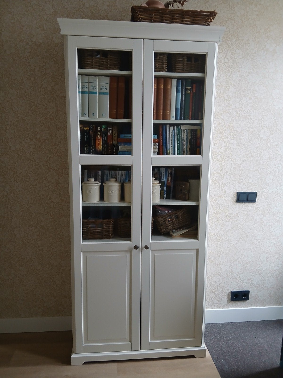 vitrinekast Hemnes, Ophalen, Gebruikt, 50 tot 100 cm, 150 tot 200 cm